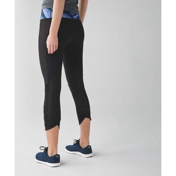 Lululemon Var-City Crop Black‎ Pretty Prism Multi Capri Leggings Size 6 Rare - Picture 1 of 16